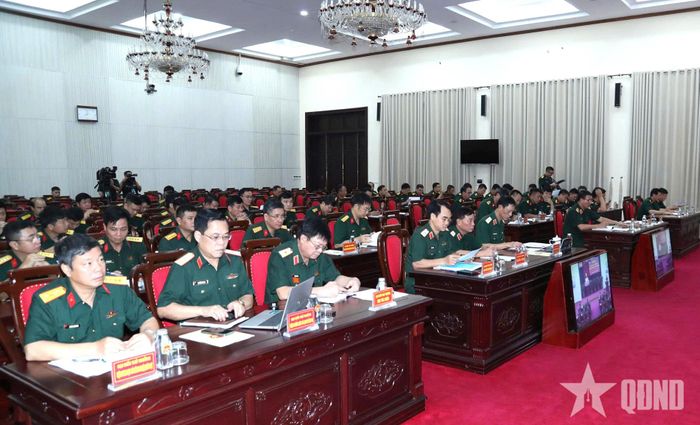 Các đại biểu tham dự hội nghị.