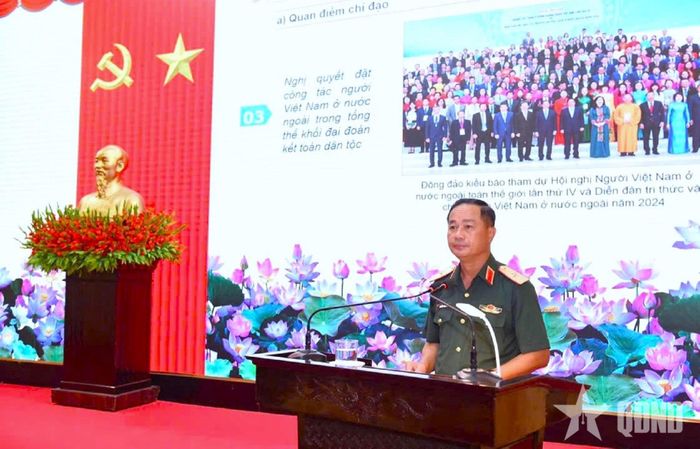 Thiếu tướng Nguyễn Thành Phố giới thiệu Nghị quyết số 23-NQ/TW.