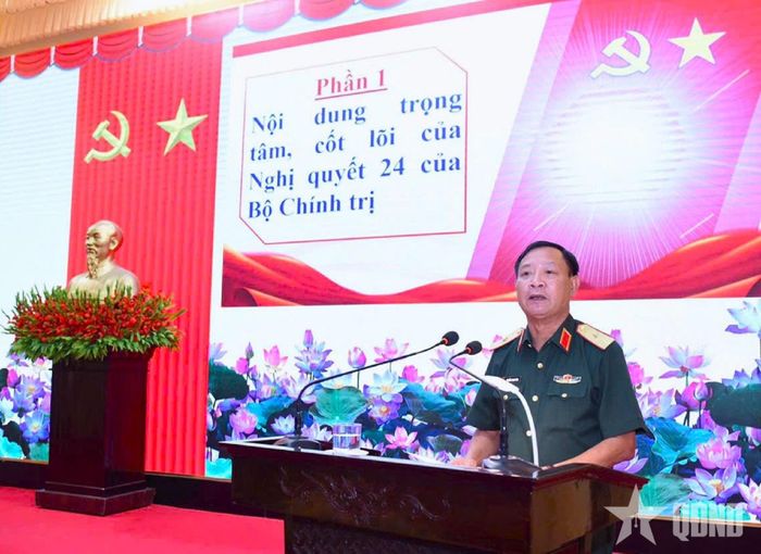 Thiếu tướng Nguyễn Thanh Tình giới thiệu Nghị quyết số 24-NQ/TW.