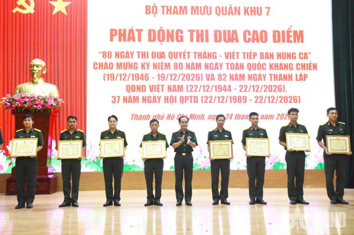  Các tập thể, cá nhân có thành tích trong hội thi, hội thao được Bộ Tham mưu (Quân khu 7) khen thưởng.  