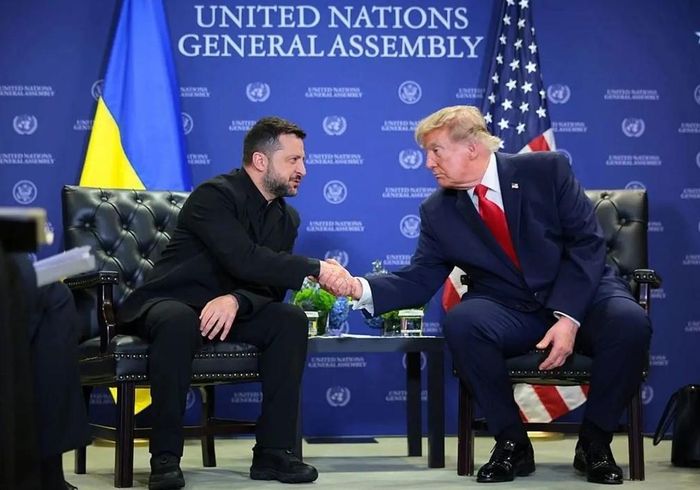 Tổng thống Mỹ Donald Trump và Tổng thống Ukraine Volodymyr Zelensky hội đàm bên lề Đại hội đồng Liên hợp quốc ngày 22-9. Ảnh: Getty Images