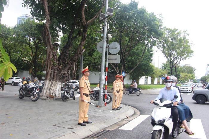 Lực lượng Công an làm nhiệm vụ tại các điểm cầu