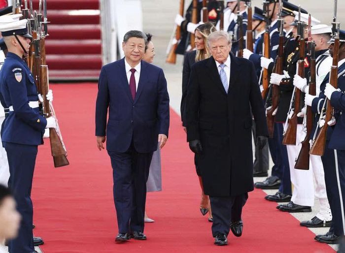 Tổng thống Donald Trump đón Chủ tịch Tập Cận Bình tại Căn cứ Không quân liên hợp Andrews. Ảnh: THX