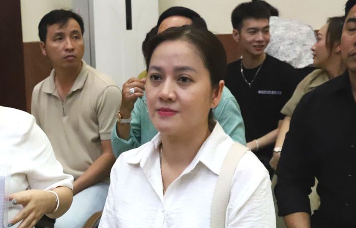 Bị đơn Võ Thị Hồng Loan tại tòa. Ảnh: SONG MAI