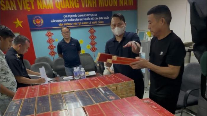  Số lượng lớn thuốc lá lậu bị thu giữ. Ảnh: CA 