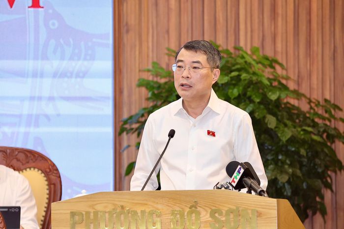  Thủ tướng Lê Minh Hưng phát biểu tại buổi tiếp xúc cử tri. Ảnh: VIỆT CƯỜNG 