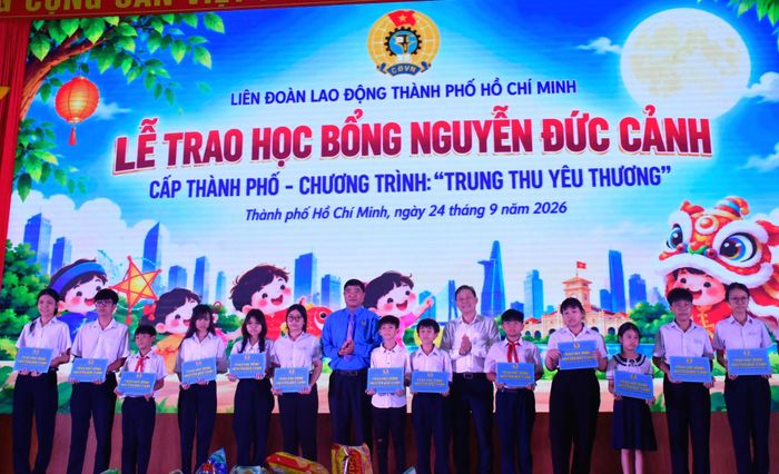  120 học sinh, sinh viên đã được trao học bổng tại chương trình 
