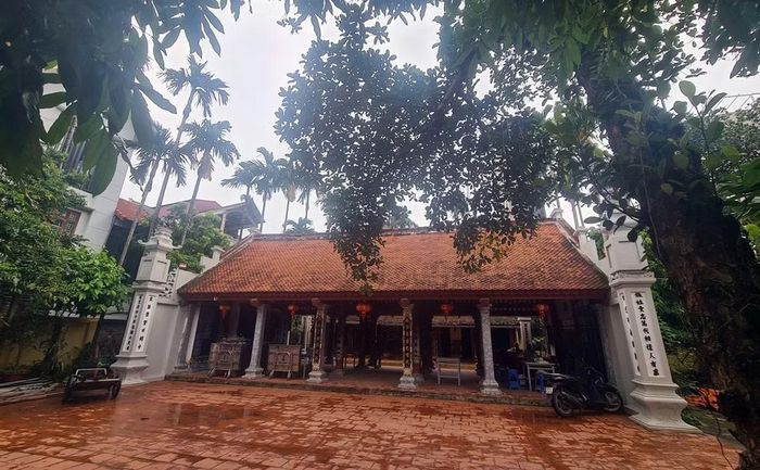 Ngày nay, Chánh Phu nhân Nguyễn Thị Hay và vợ chồng Đồng Thần Nguyễn Quý Thường…, đang được trang trọng phụng thờ tại Nhà thờ Chi cụ Đồng Thần tại xóm Đình, làng Đại Mỗ (phường Tây Mỗ, TP Hà Nội) như một biểu tượng của đạo lý uống nước nhớ nguồn và nền móng gia phong.