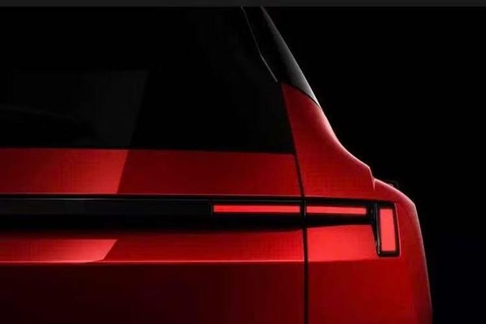 Hyundai định vị Bayon là một mẫu xe đa dụng thông minh với trợ lý giọng nói AI tạo sinh tích hợp, được thiết kế để mang đến tương tác tự nhiên hơn giữa người lái và xe. Các ngôn ngữ được hỗ trợ, câu lệnh và yêu cầu kết nối vẫn chưa được công bố chi tiết.