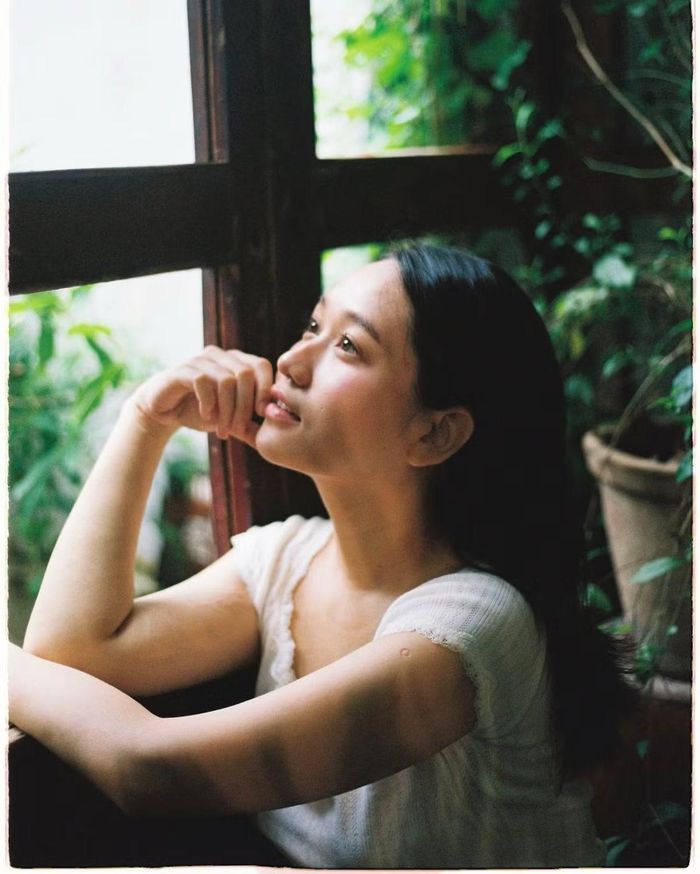 Mới đây, Trúc Anh chia sẻ trên trang cá nhân loạt ảnh mới nhân dịp sinh nhật. Nữ diễn viên xuất hiện với hình ảnh nhẹ nhàng, nữ tính và đậm chất “nàng thơ”, nhanh chóng nhận được nhiều sự quan tâm từ người hâm mộ. Ảnh: FB Trúc Anh