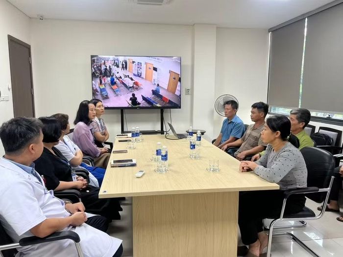 Quang cảnh buổi làm việc.