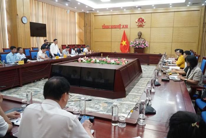 Đoàn công tác Bộ GD&ĐT làm việc với tỉnh Nghệ An về triển khai các nhiệm vụ giáo dục. Ảnh: Hồ Lài