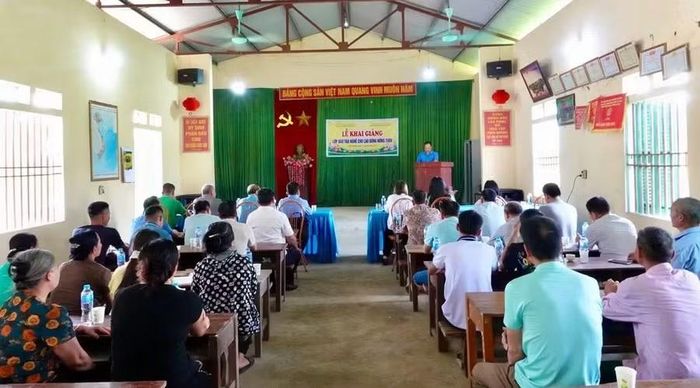 Các học viên dự lễ khai giảng.
