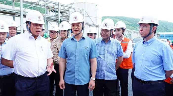 Bí thư Tỉnh uỷ Quảng Trị đề nghị tập trung giải quyết các vướng mắc về GPMB. Ảnh: Trường Nhật
