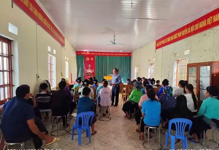 Các học viên nghiêm túc tiếp thu kiến thức.