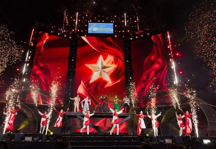 Festival Thăng Long - Hà Nội lần thứ II năm 2026 khép lại với hơn 250.000 lượt khách, sự tham gia của hơn 3.000 nghệ sĩ, diễn viên và hơn 100 nghệ nhân. (Ảnh: Đạt Nguyễn)