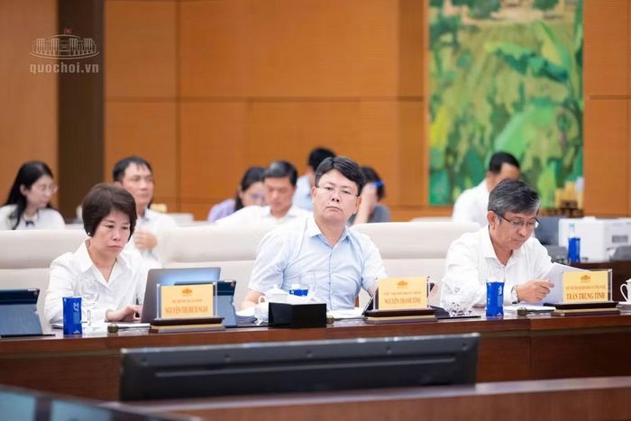 Các đại biểu tham dự tại phiên họp (ảnh QH).