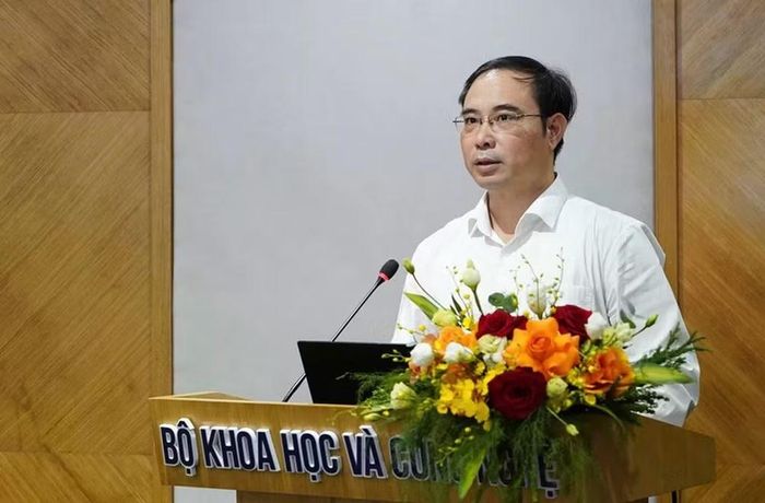 Ông Hoàng Hữu Hạnh, Giám đốc Quỹ Dịch vụ viễn thông công ích Việt Nam phát biểu tại hội nghị - Ảnh: BKHVCN.