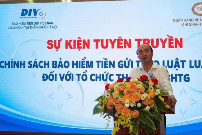 Ông Tạ Thành Long - Giám đốc NHNN Chi nhánh Khu vực 12 phát biểu. 