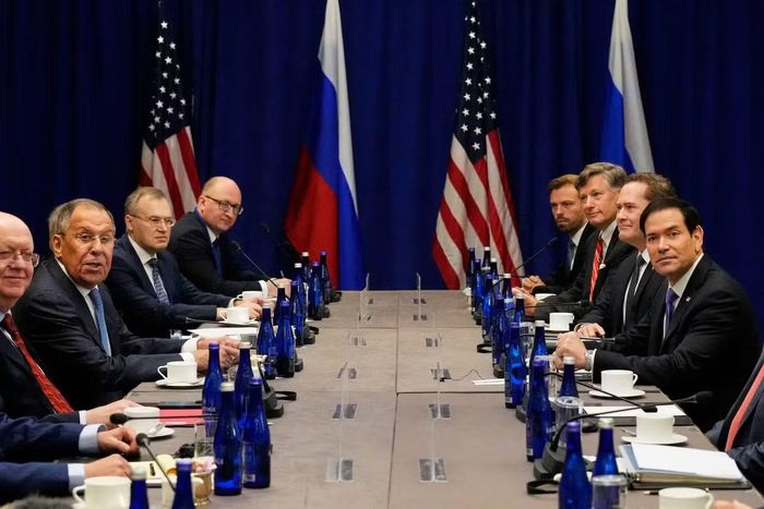 Ngoại trưởng Nga Lavrov gặp Ngoại trưởng Mỹ Rubio tại New York ngày 23/9. (Ảnh: Reuters)