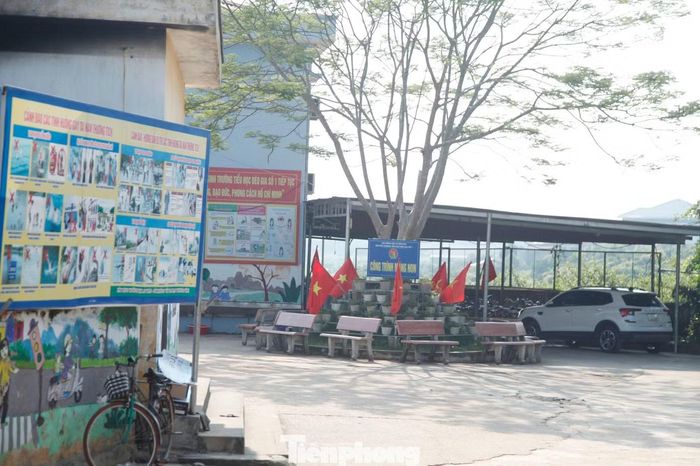 Bên trong Trường Tiểu học Đèo Gia ( xã Đèo Gia, thành phố Bắc Ninh). Ảnh: Nguyễn Thắng.