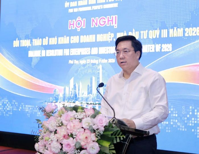 Chủ tịch UBND tỉnh Phú Thọ Trần Duy Đông phát biểu khai mạc