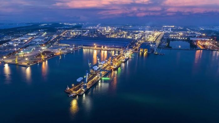 Hệ thống cảng nước sâu ở KKT Dung Quất là một trong những lợi thế quan trọng trong không gian phát triển phía Đông của Quảng Ngãi.