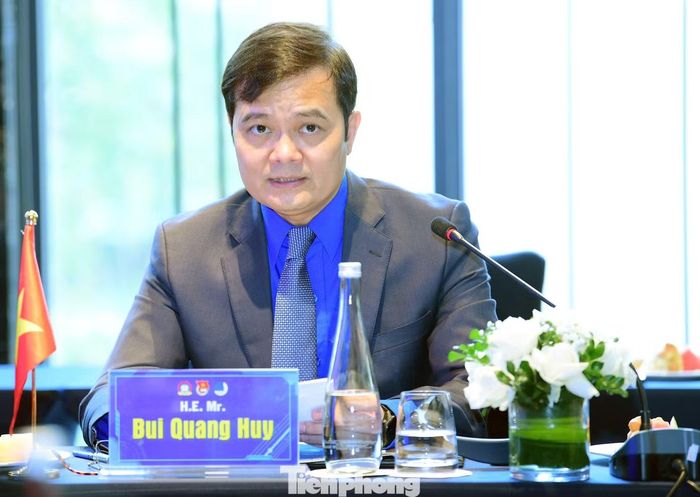 Anh Bùi Quang Huy trao đổi tại hội đàm. Ảnh: Xuân Tùng