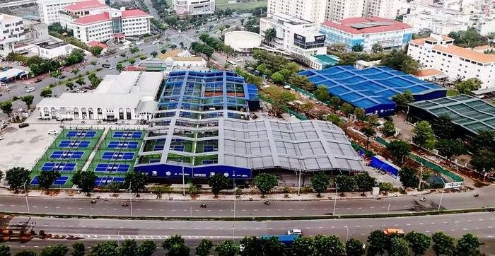 Cơ sở hạ tầng được D-Joy đầu tư đồng bộ, đáp ứng tiêu chuẩn tổ chức thi đấu chuyên nghiệp.
