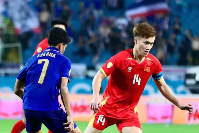 Tuyển Việt Nam gặp nhiều thách thức tại FIFA ASEAN Cup.
