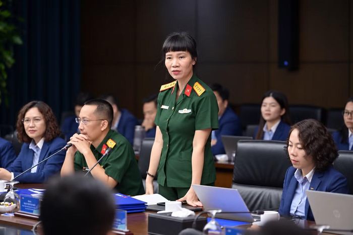 Đại tá Trần Thị Bảo Quế - Thành viên Ban điều hành, Phó Trưởng Ban chỉ đạo 988 phát biểu tại buổi làm việc