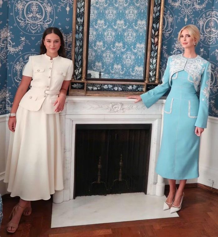 Con gái Ivanka càng lớn càng xinh đẹp và gần cao bằng mẹ.