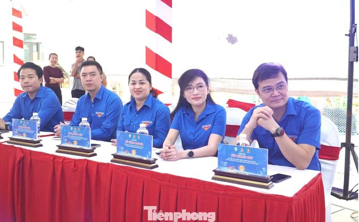 Lãnh đạo Trung ương Đoàn tham dự chương trình.