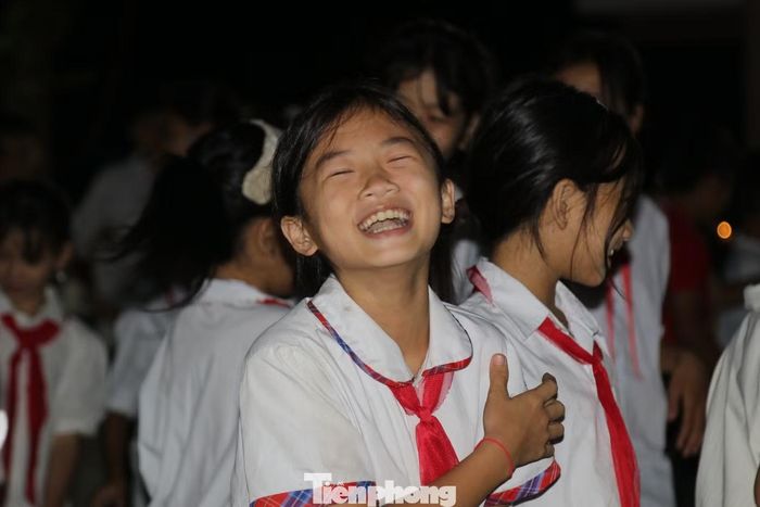 Thầy giáo Phạm Đức Vinh - Hiệu trưởng trường Tiểu học và THCS Phúc Khánh cho biết, năm nay địa phương tổ chức gộp giữa Trường Mầm non, Trường Tiểu học và THCS Phúc Khánh cùng các em nhỏ thôn Làng Nủ với số lượng hơn 160 cháu.
