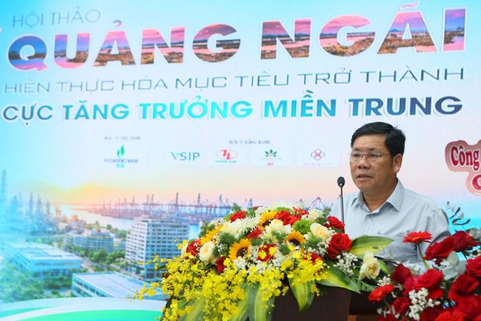 Ông Nguyễn Văn Trọng - Giám đốc Sở Tài chính tỉnh Quảng Ngãi trình bày tham luận.