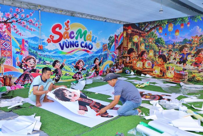 Công tác trang trí các gian hàng trải nghiệm cũng đang được khẩn trương hoàn thành.