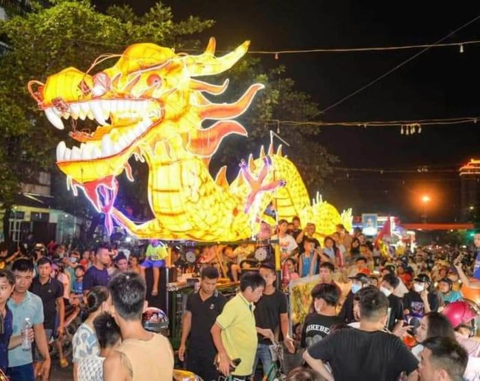 Hoạt động tổ chức Trung thu diễn ra sôi động, nhất là trên các tuyến phố