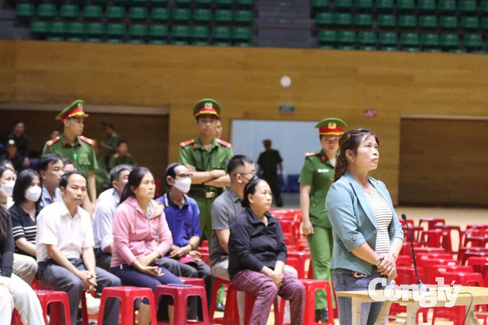 Mỗi khoản tiền trong vụ án là những câu chuyện riêng về tích cóp, niềm tin và những dự định của mỗi gia đình.