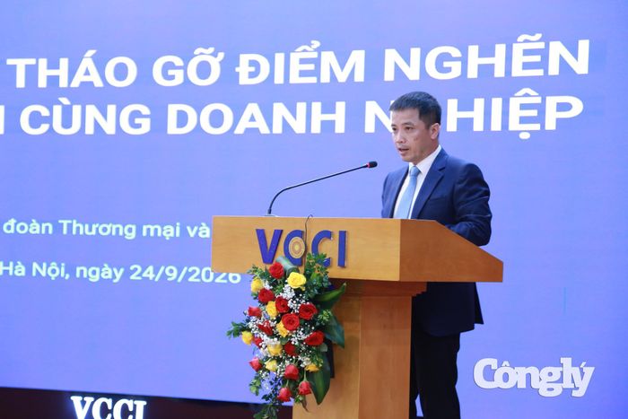 Ông Đậu Anh Tuấn, Phó Tổng Thư ký VCCI giới thiệu Đề án "Lắng nghe để Kiến tạo".