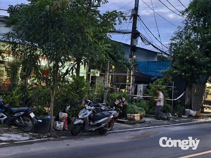 Khu vực xảy ra án mạng được phong tỏa chặt chẽ.