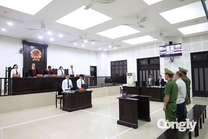 HĐXX tuyên 5 án chung thân đối với Nguyễn Quang Hoàng và đồng phạm.