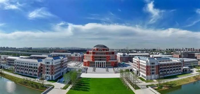 Viện Công nghệ Phương Đông (Trung Quốc) khánh thành vào tháng 11/2025. Ảnh: China University Jobs