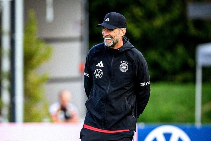 Klopp chuẩn bị cho màn ra mắt được mong đợi. Ảnh: DFB