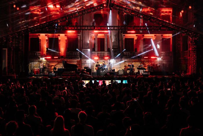 Một đêm nhạc đơn lẻ có thể tạo doanh thu từ vé nhưng một Festival có thể khiến du khách ở lại thêm một đêm.