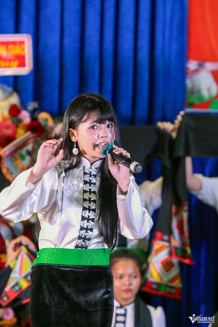 Chương trình văn nghệ hấp dẫn do học sinh biểu diễn trong lễ khai giảng. Ảnh: Xuân Ngọc