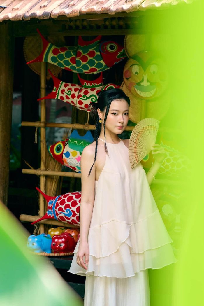 Hot girl Midu chụp bộ ảnh đón trung thu. 