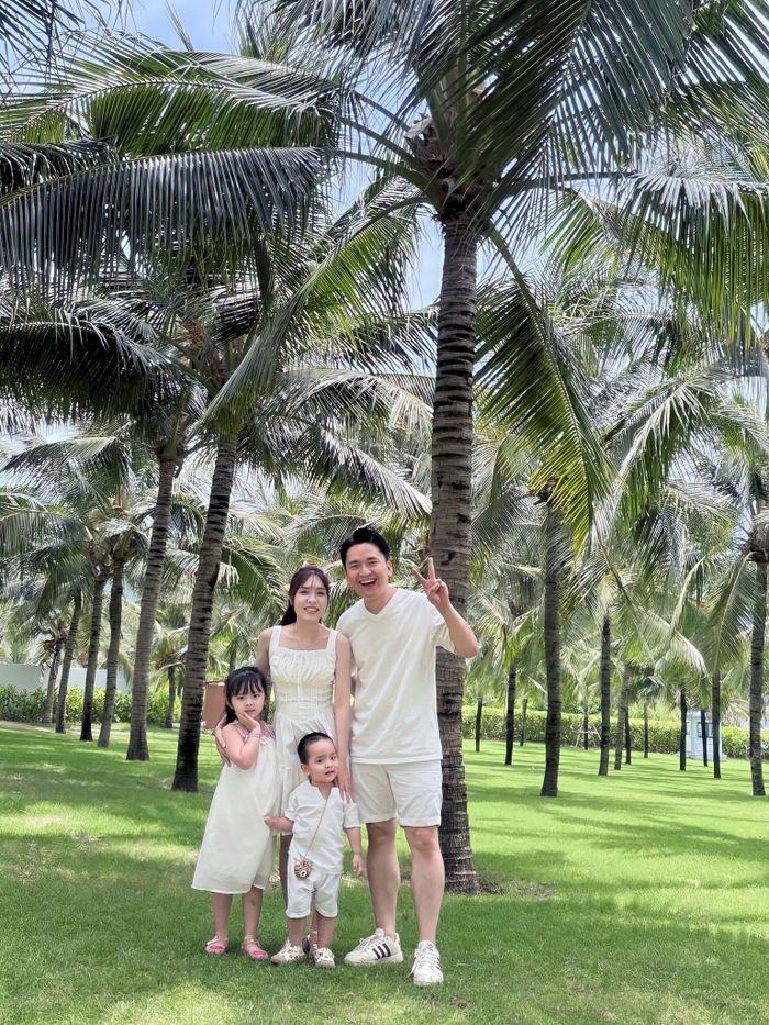 Gia đình MC Hạnh Phúc du lịch nghỉ dưỡng.