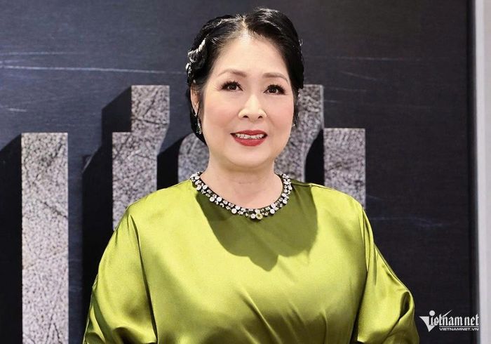 NSND Hồng Vân đặt niềm tin vào thế hệ làm phim trẻ, trong đó có con trai Khôi Nguyên.