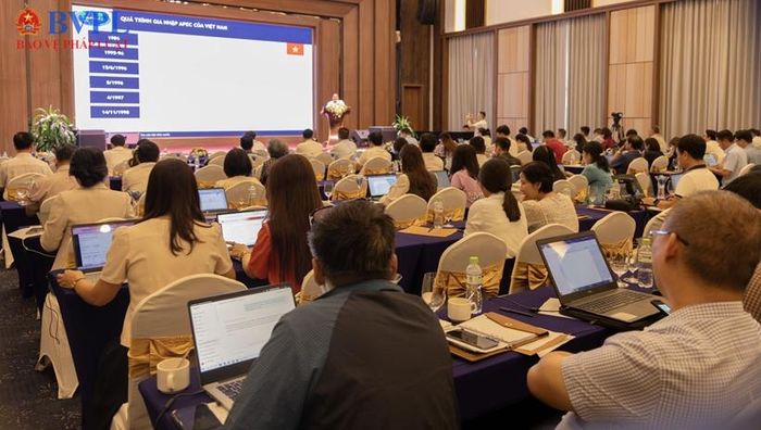  Các đại biểu trực tiếp tham dự Hội nghị tập huấn tại phường Bắc Nha Trang, Khánh Hòa. Ảnh: NH.