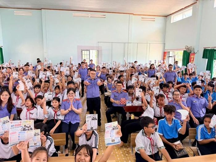  Các nội dung của chương trình thu hút sự quan tâm, hưởng ứng của đông đảo học sinh.